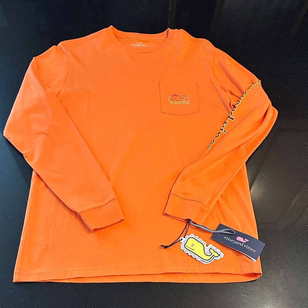 NWT: Vineyard Vines Bright Orange Pumpkin Crewneck Tee (Size: Boy’s XL)